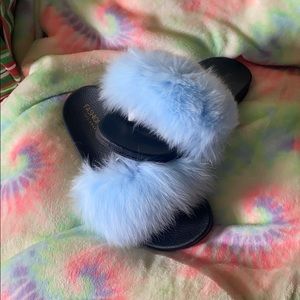Fashion nova fuzzy slides size 7.5